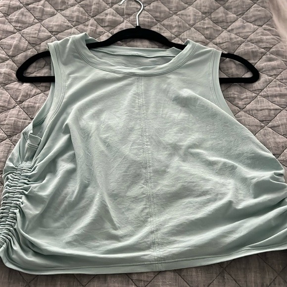 Lululemon cropped tank top- size 6 - Picture 1 of 3